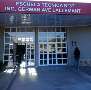 escuela-de-Juana-Koslay-chica