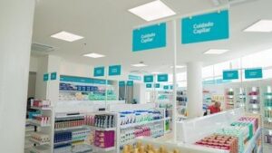 Farmacia-HCRC-at-22.40.07-chica