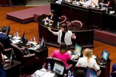 Gloria-directora-08-chica