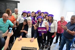 Quines-muchos-afectos-t-13.27.44-chica