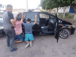 estafadores-detenidos-2d-chica