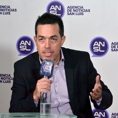 Anastasi-636_n-chica