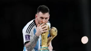 lionel-messi-beso-copa-del-mundo_862x485-1